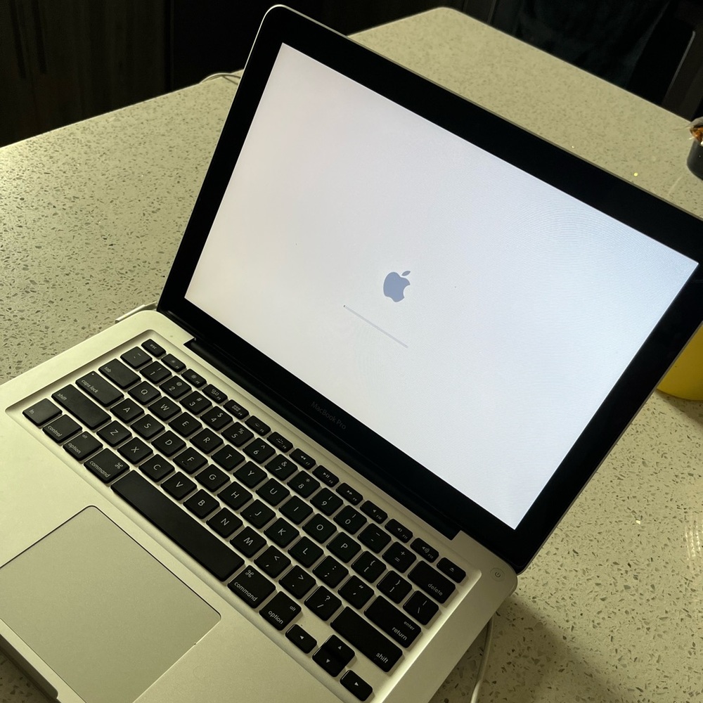 Apple MacBook Pro 13-Inch